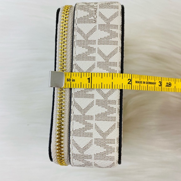 Michael Kors Travel Cubes & Jewelry Case Set - Picture 14 of 15